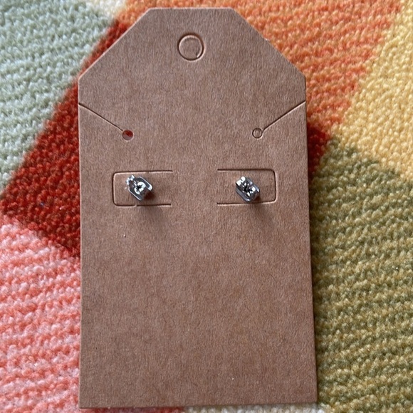 Adorable‎ Pink and White Bunny Stud Earrings - Picture 4 of 6